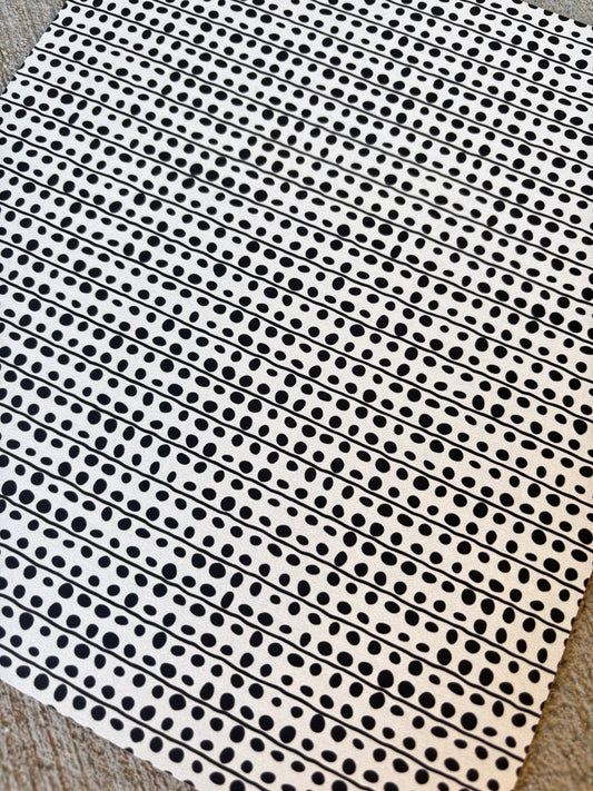 Black and White Dots